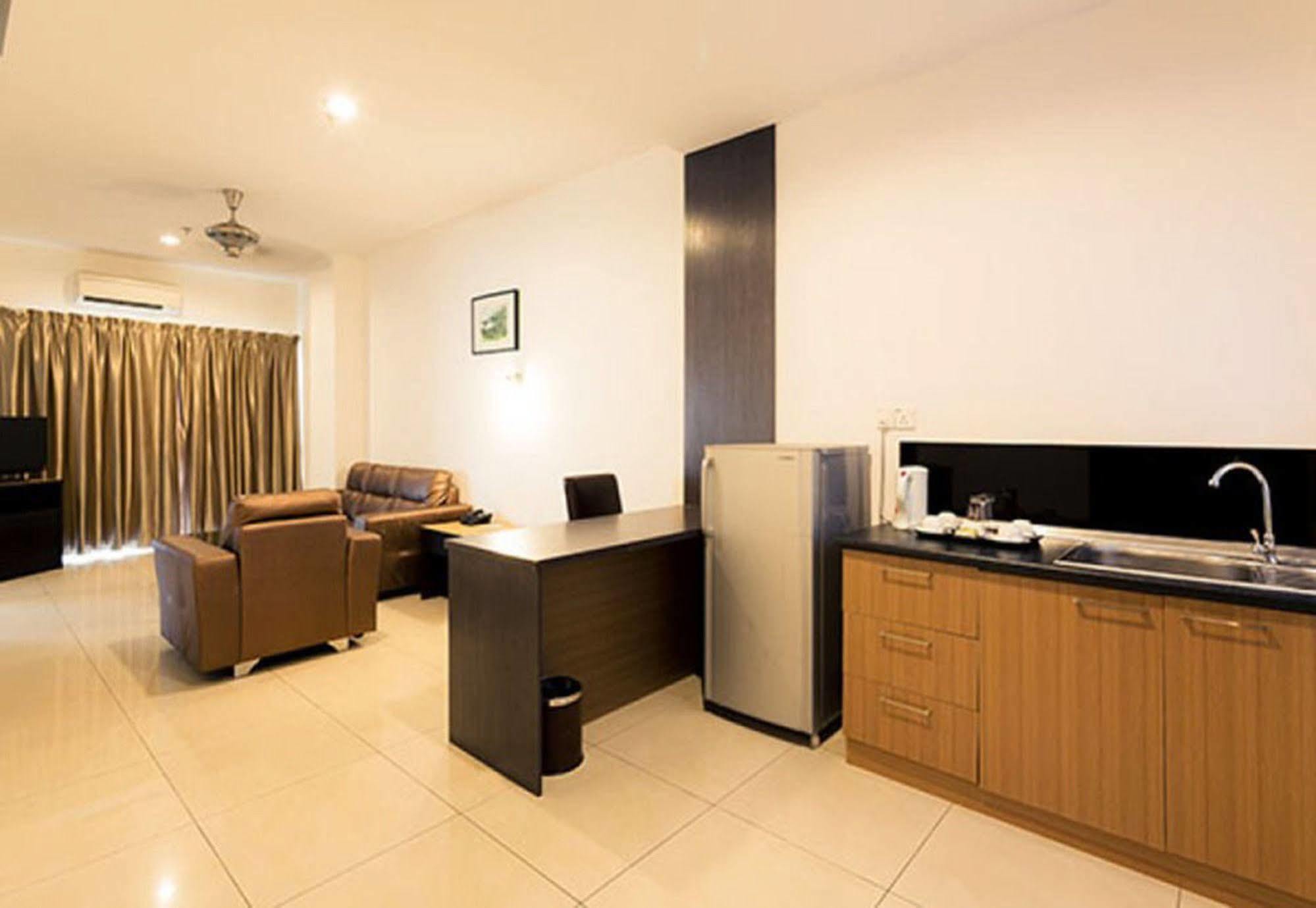 Tower Regency Hotel & Apartments Ипох Экстерьер фото